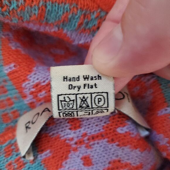 Roanes Lizotte 100% Alpaca Beanie With Earflaps and Round Tassels - Picture 10 of 10